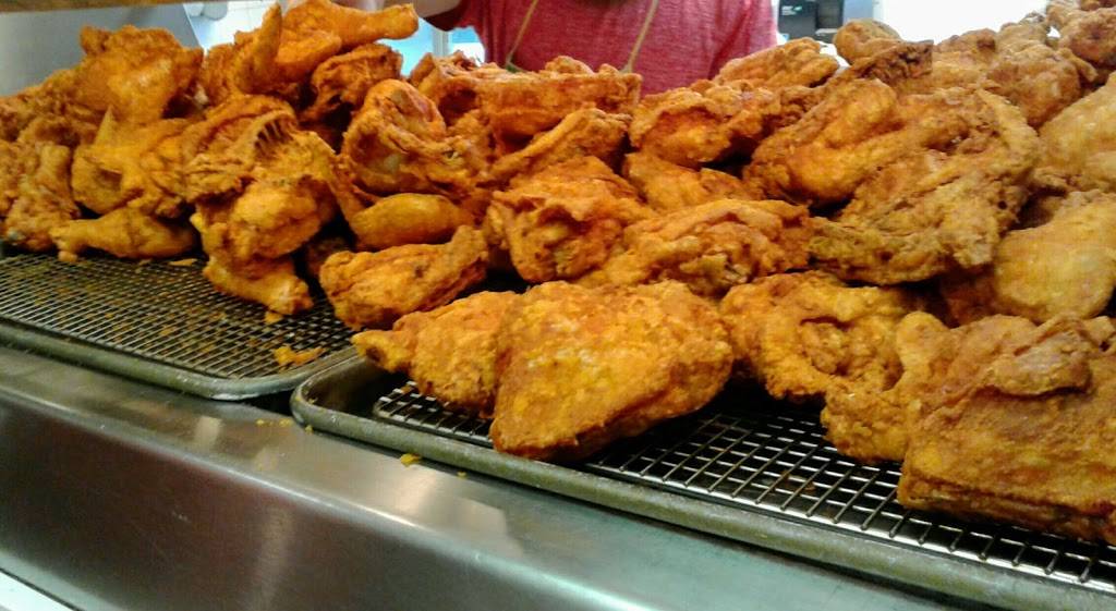 Crown Fried Chicken | restaurant | 2737 Germantown Ave, Philadelphia, PA 19133, USA | 2673191985 OR +1 267-319-1985