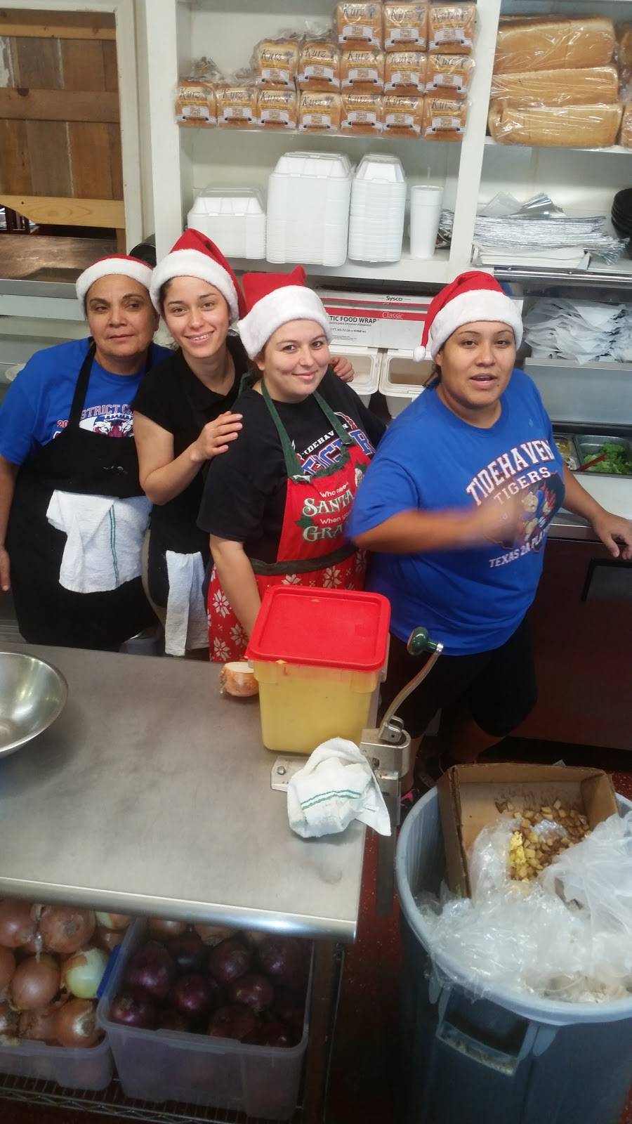 616 Restaurant | restaurant | 892 FM 616, Blessing, TX 77419, USA | 3615886288 OR +1 361-588-6288