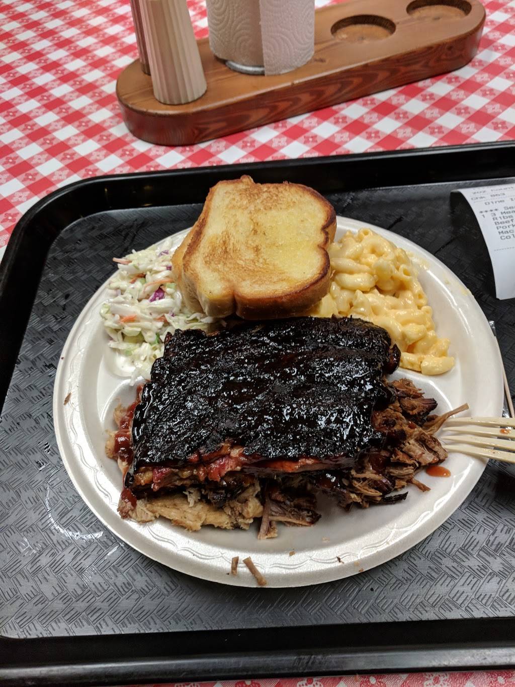 Hog Wild Pit Bar-B-Q | restaurant | 4950 S 108th St, Omaha, NE 68137, USA | 4029914227 OR +1 402-991-4227