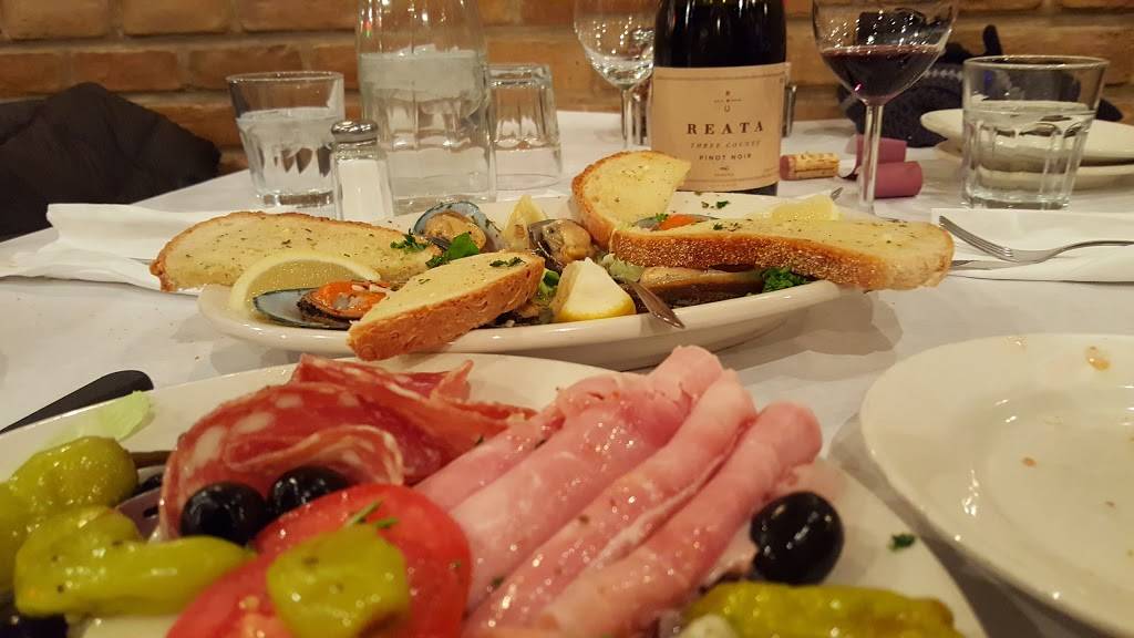 Caponies Trattoria | restaurant | 7419 W Irving Park Rd, Chicago, IL 60634, USA | 7738049024 OR +1 773-804-9024