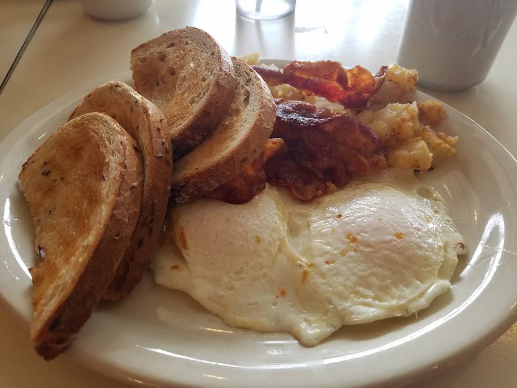 Londas Diner | restaurant | 576 Dick Rd, Depew, NY 14043, USA | 7166839808 OR +1 716-683-9808