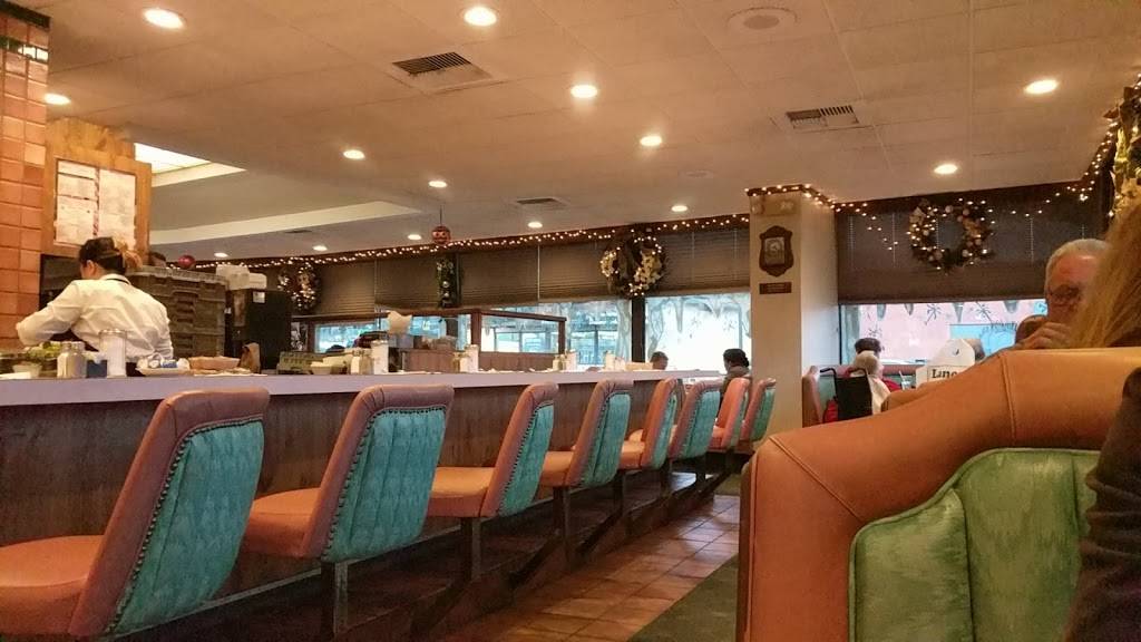 Lancers Family Restaurant | cafe | 697 N Victory Blvd, Burbank, CA 91502, USA | 8188433433 OR +1 818-843-3433