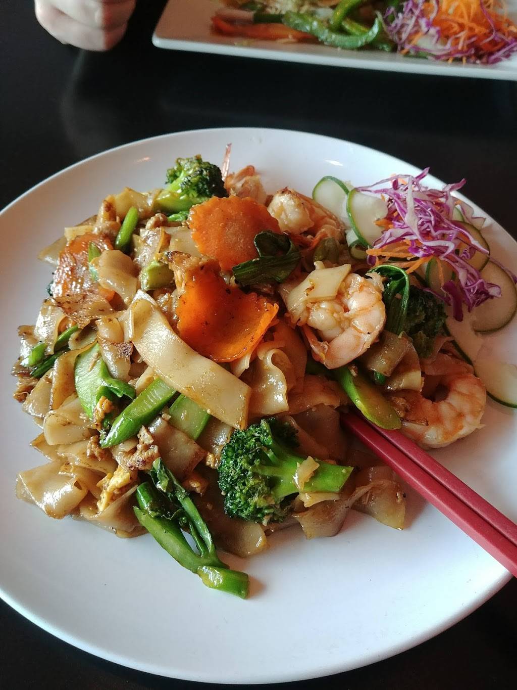 Sriracha Thai Cuisine | restaurant | 2308, 1319 9th Ave, San Francisco, CA 94122, USA | 4155647722 OR +1 415-564-7722