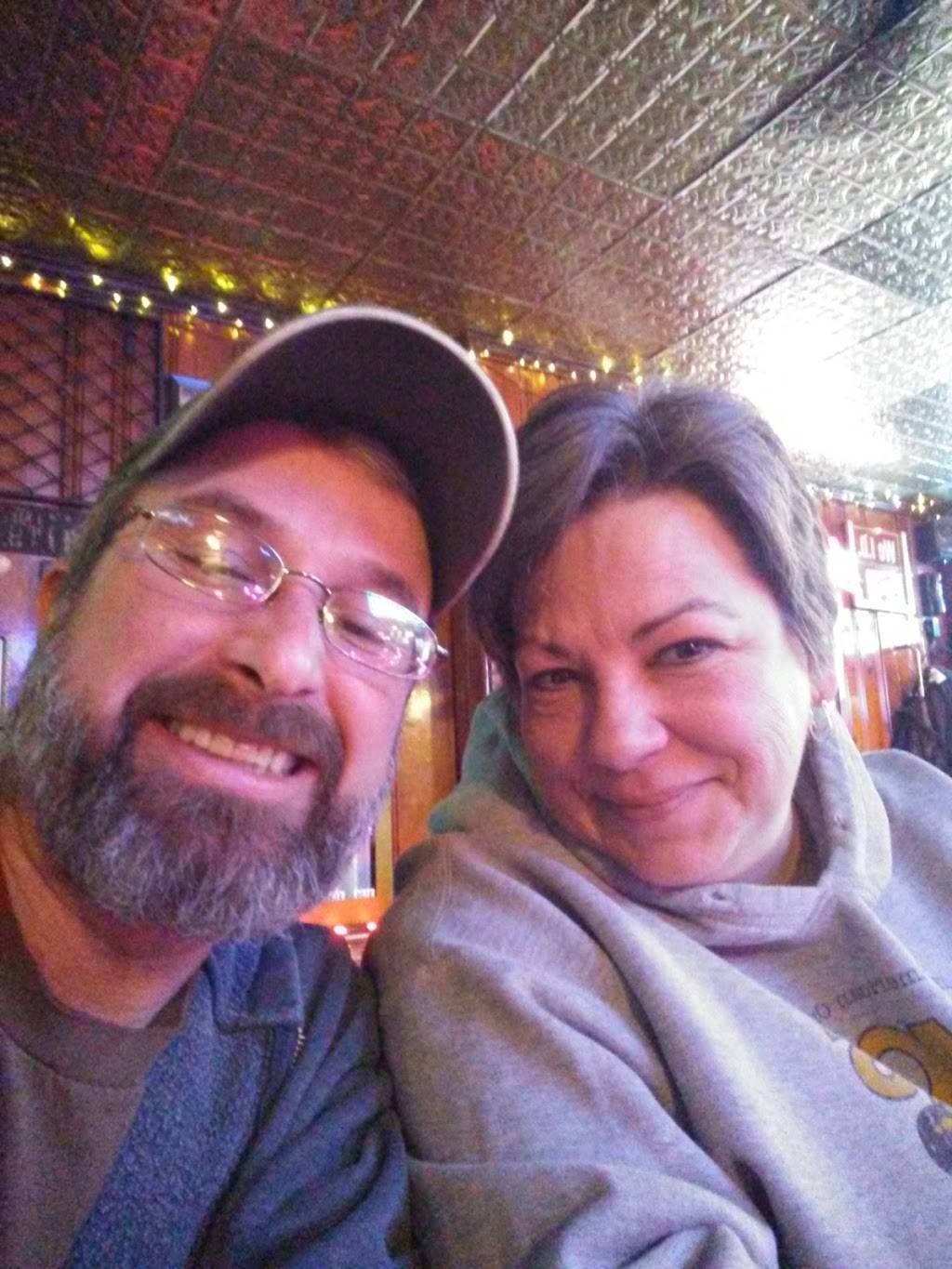 Genos Polsinellis | restaurant | 1139 Erie Ave, Logansport, IN 46947, USA | 5747225652 OR +1 574-722-5652