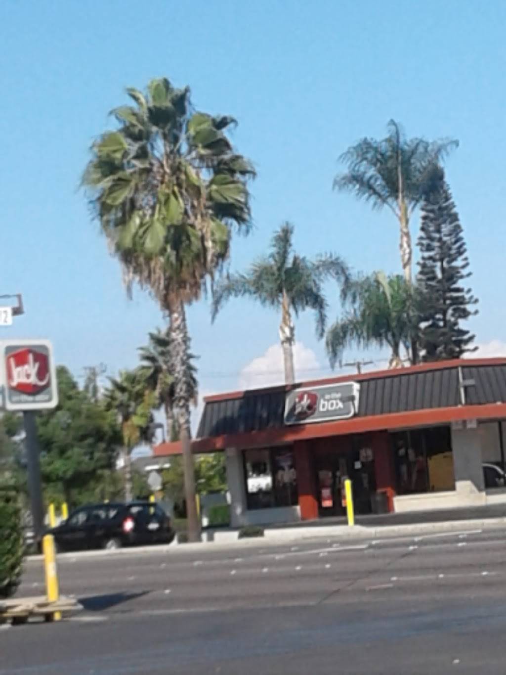 Jack in the Box | restaurant | 100 S State College Blvd, Anaheim, CA 92806, USA | 7147589325 OR +1 714-758-9325