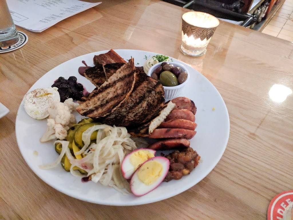 The Bungalow Club | restaurant | 4300 E Lake St, Minneapolis, MN 55406, USA | 6128663334 OR +1 612-866-3334