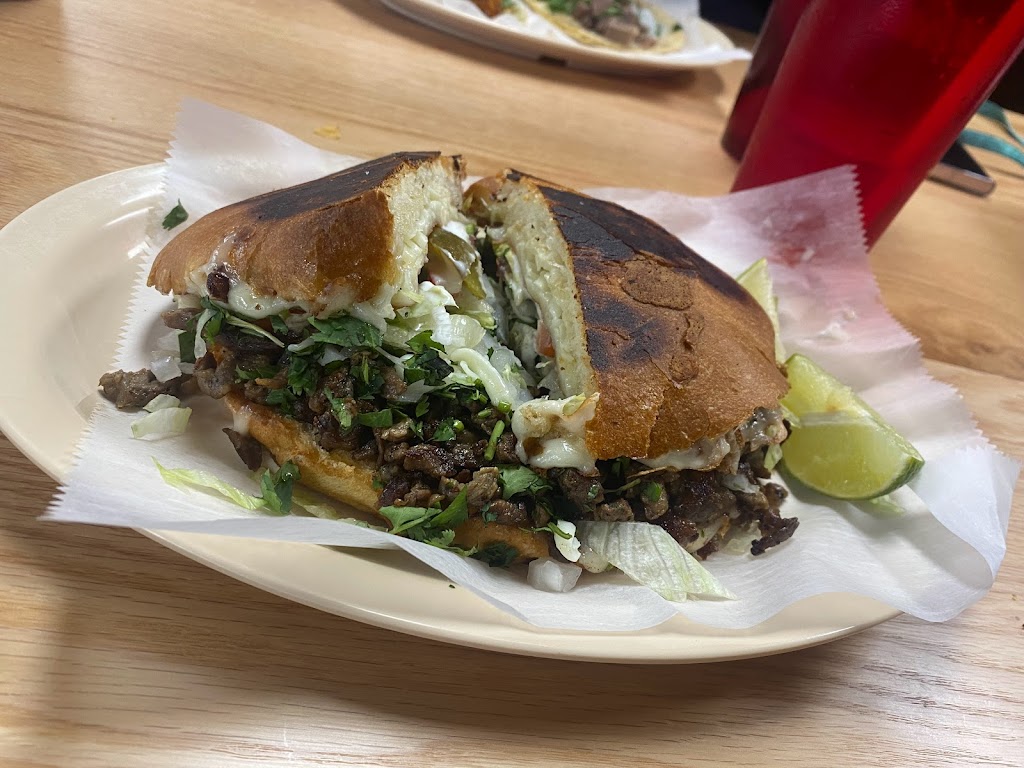 La Conchita | restaurant | 103 N Cavin St, Ligonier, IN 46767, USA | 2608947641 OR +1 260-894-7641