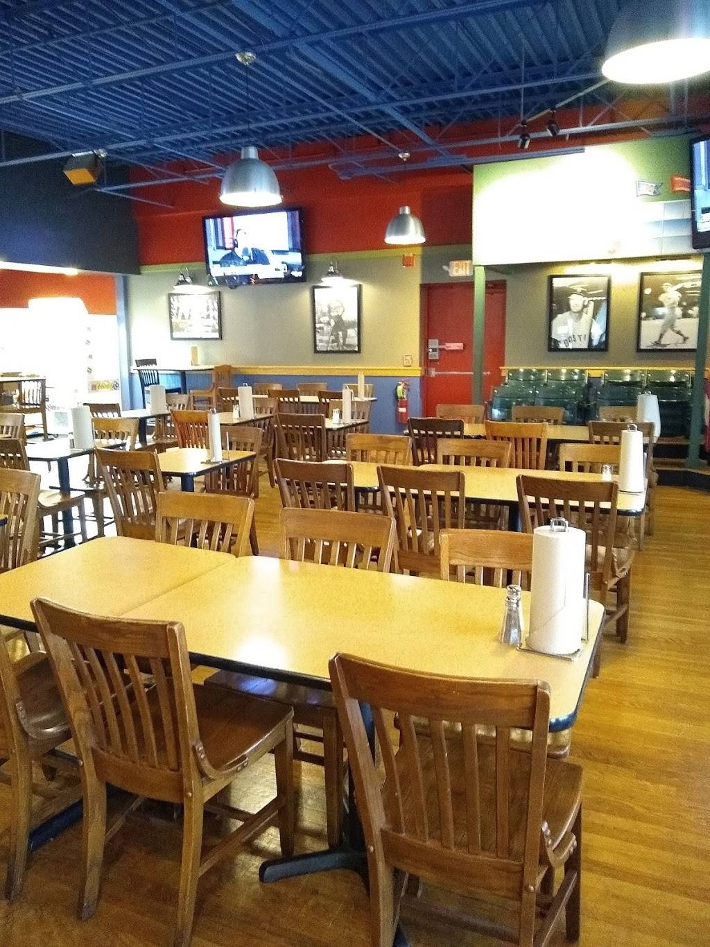 Fuddruckers | restaurant | 900 Broadway, Saugus, MA 01906, USA | 7812336399 OR +1 781-233-6399