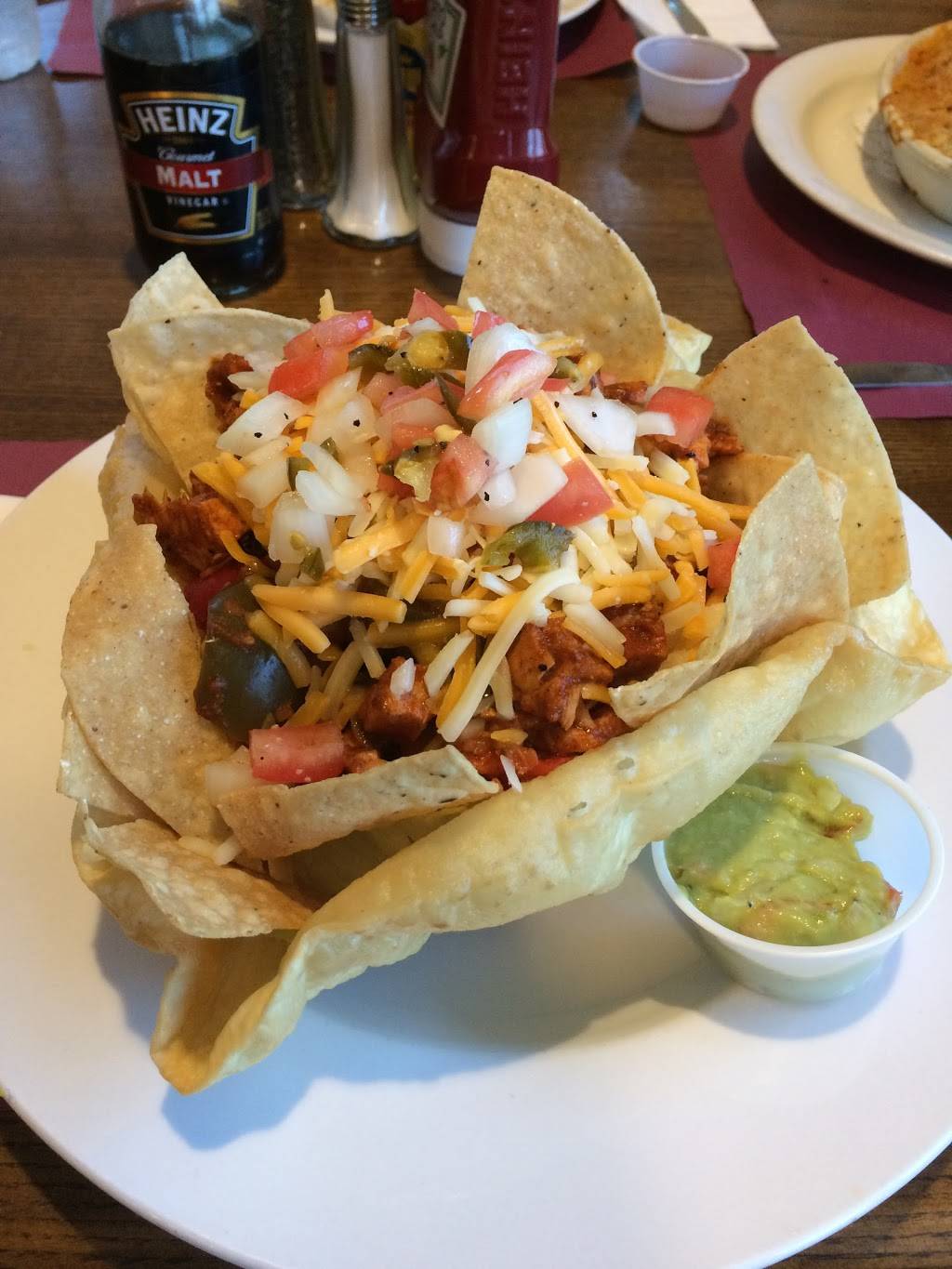 Laurel Lane Country Club | restaurant | 309 Laurel Ln, West Kingston, RI 02892, USA | 4017833844 OR +1 401-783-3844