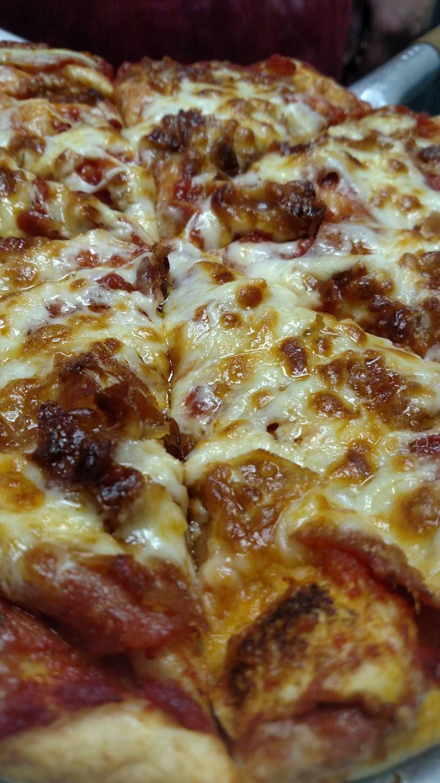 Reds Pizza & Pasta | restaurant | 111 S Main St, Claypool, IN 46510, USA | 5745663111 OR +1 574-566-3111