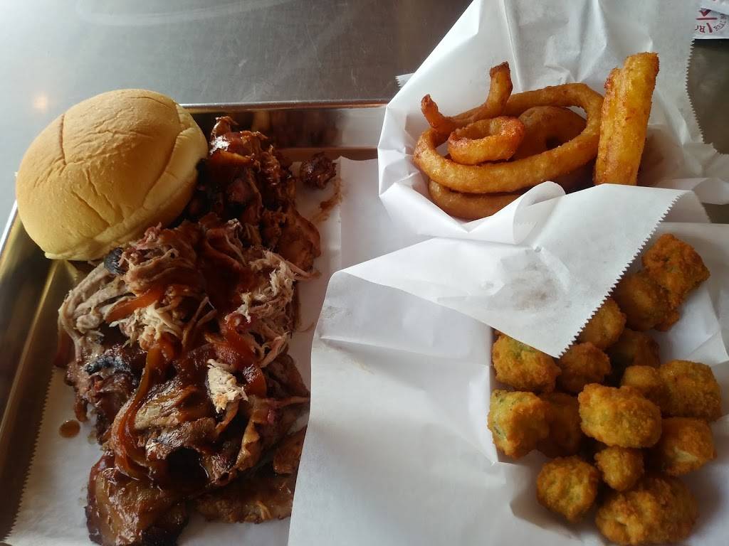 Rocklands Barbeque and Grilling Company- Alexandria Store | restaurant | 25 S Quaker Ln, Alexandria, VA 22314, USA | 7037789663 OR +1 703-778-9663