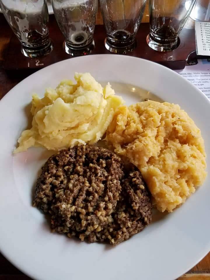 MacLaomainns Scottish Pub | restaurant | 52 S Main St, Chester, VT 05143, USA | 8028756227 OR +1 802-875-6227