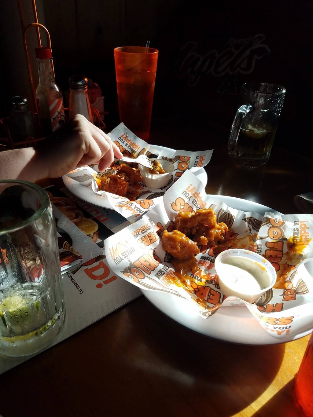 Hooters Of Anaheim | restaurant | 2438 E Katella Ave, Anaheim, CA 92806, USA | 7146349464 OR +1 714-634-9464