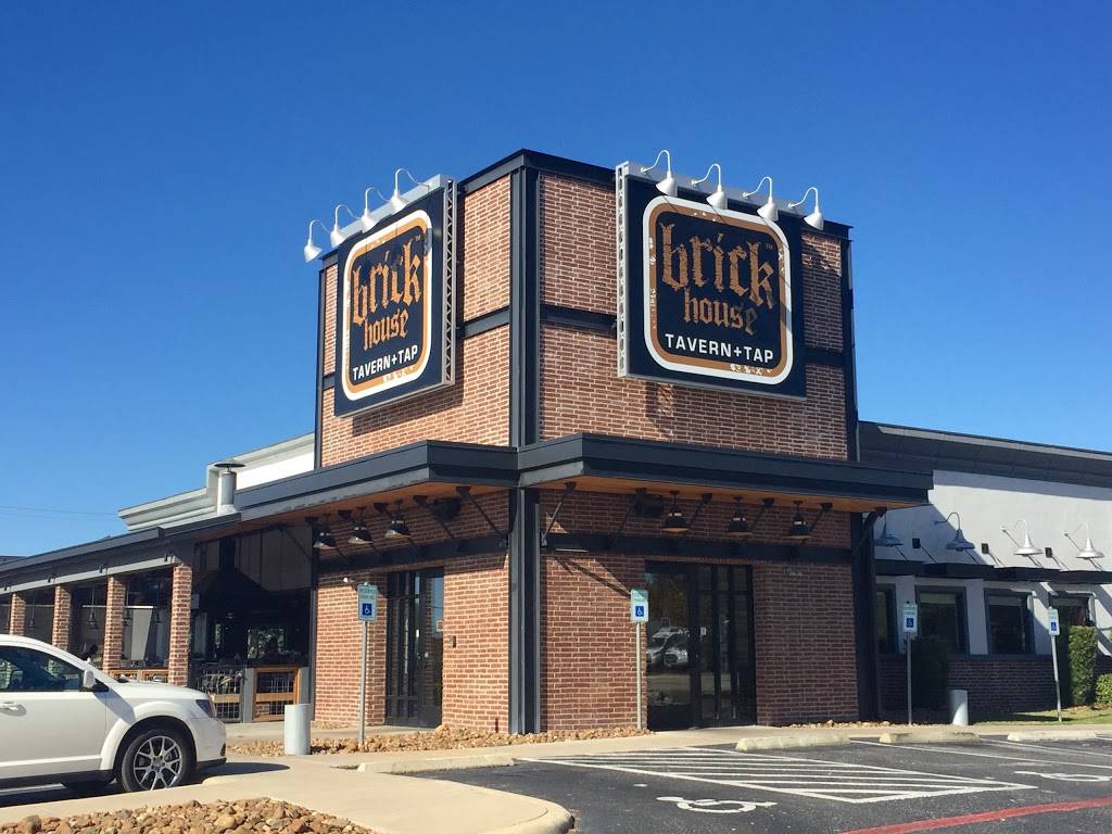 Brick House Tavern + Tap | restaurant | 1011 N Loop 1604 W, San Antonio, TX 78232, USA | 2104023107 OR +1 210-402-3107