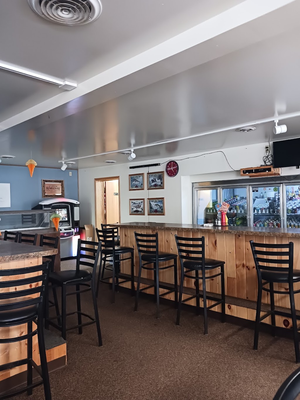 The Sidnaw Gas Station, Bar, and Restaurant | restaurant | 13740 M-28, Sidnaw, MI 49961, USA | 9063552257 OR +1 906-355-2257