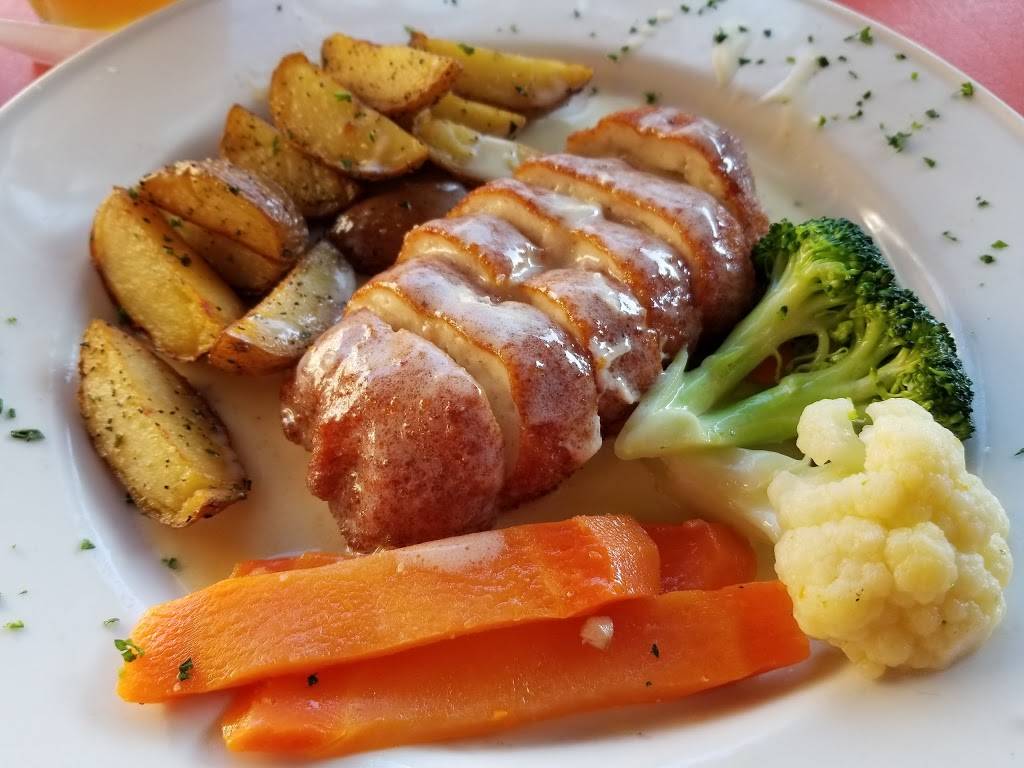 Cafe Montmartre | restaurant | 1625 Washington Plaza N, Reston, VA 20190, USA | 7039048080 OR +1 703-904-8080