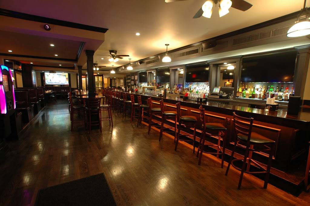 Connollys Corner | restaurant | 71-15 Grand Ave, Maspeth, NY 11378, USA | 7185657383 OR +1 718-565-7383