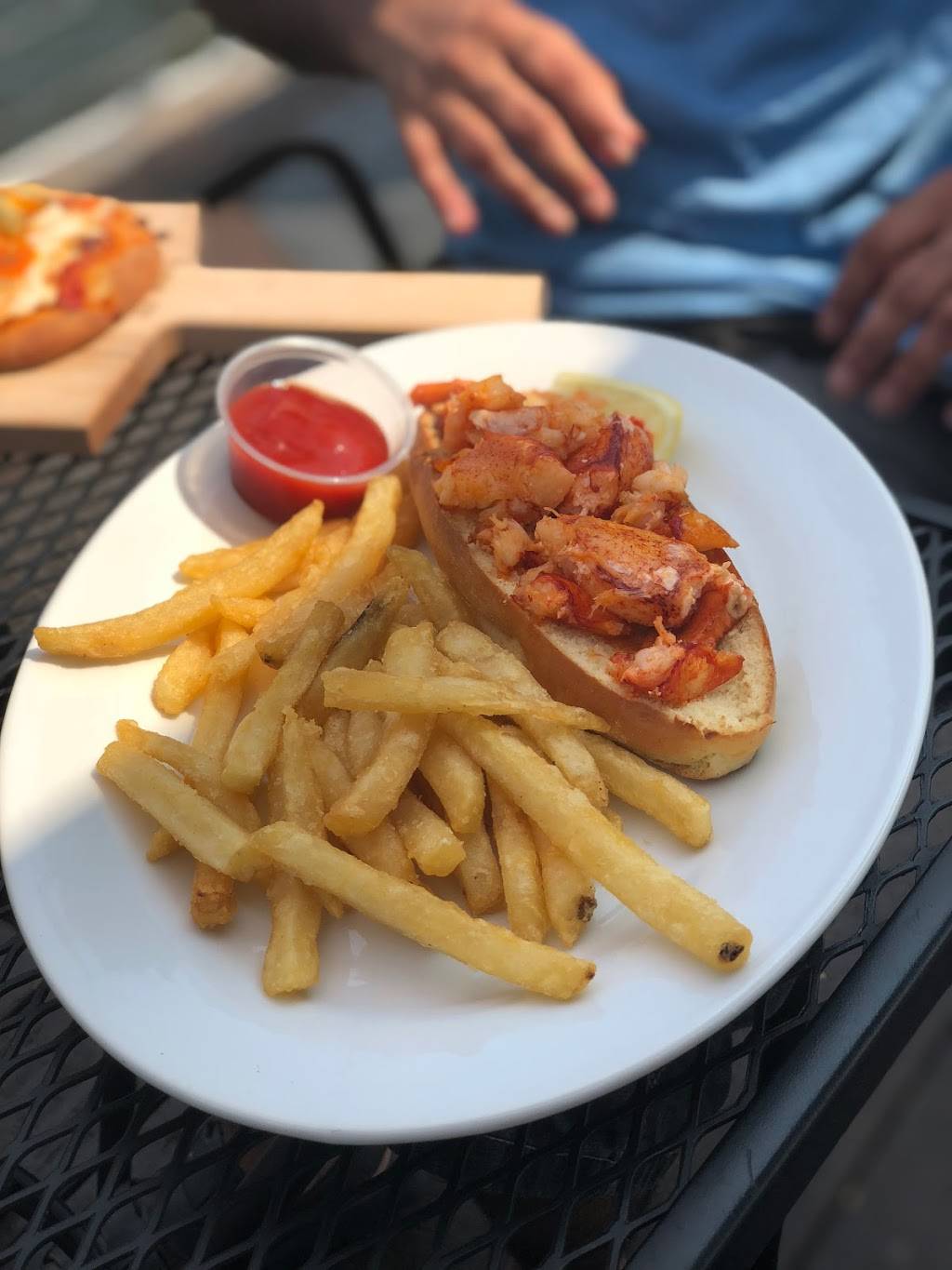 Tropix on the Mile | restaurant | 395 Woodcleft Ave, Freeport, NY 11520, USA | 5166238767 OR +1 516-623-8767