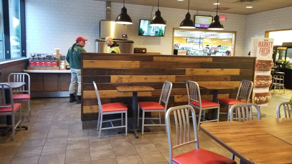 Arbys | restaurant | 195 Baker Rd, Dexter, MI 48130, USA | 7344260184 OR +1 734-426-0184