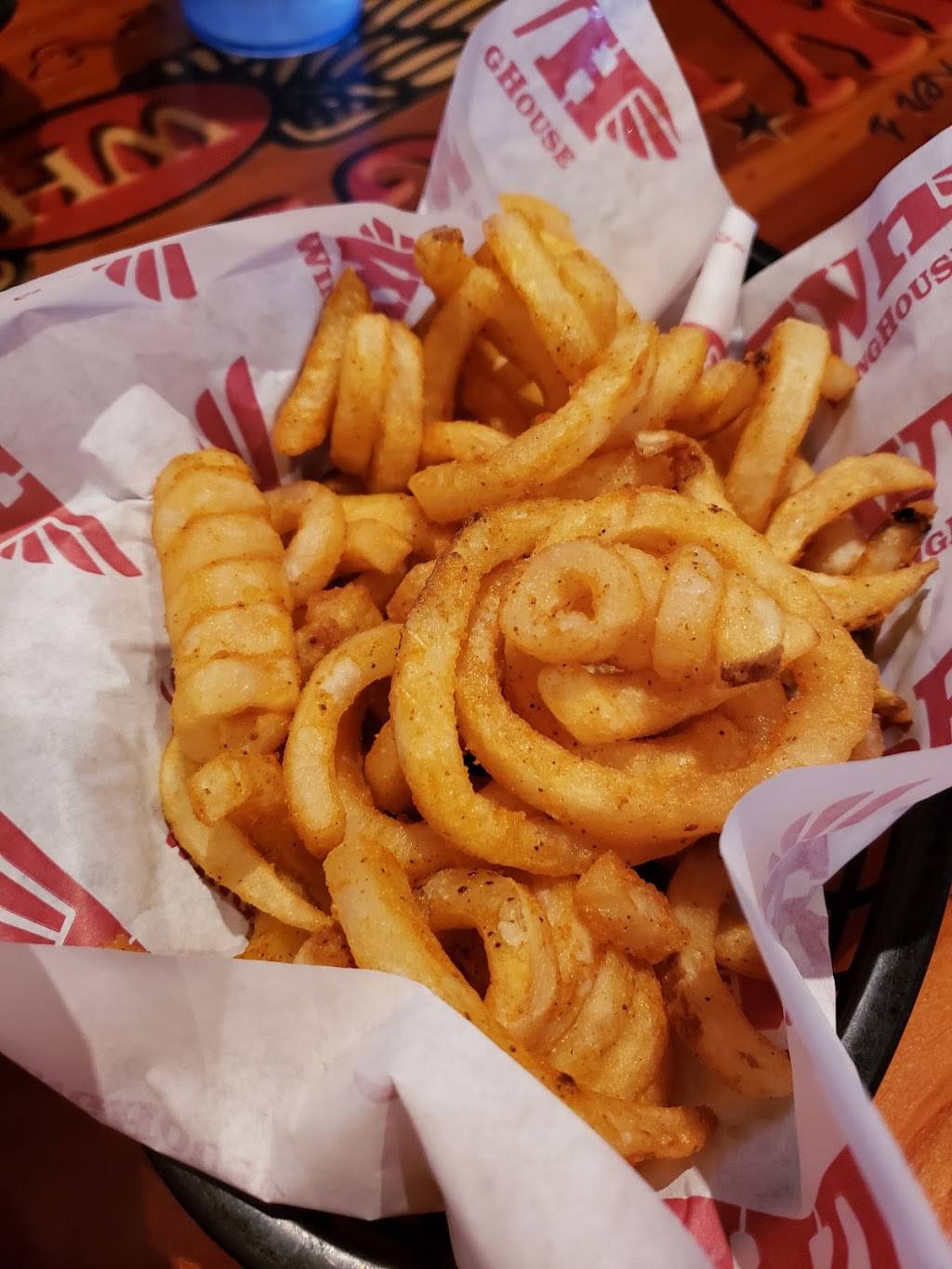 The WingHouse of Kirkman Rd | restaurant | 3789 S Kirkman Rd, Orlando, FL 32811, USA | 4074729464 OR +1 407-472-9464