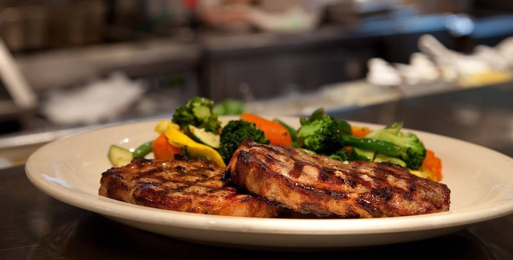 Charlestons Restaurant | restaurant | 300 Ed Noble Pkwy, Norman, OK 73072, USA | 4053600900 OR +1 405-360-0900