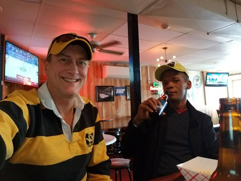 MJs on the Park | restaurant | 6312 S Grand Blvd, St. Louis, MO 63111, USA | 3146652656 OR +1 314-665-2656