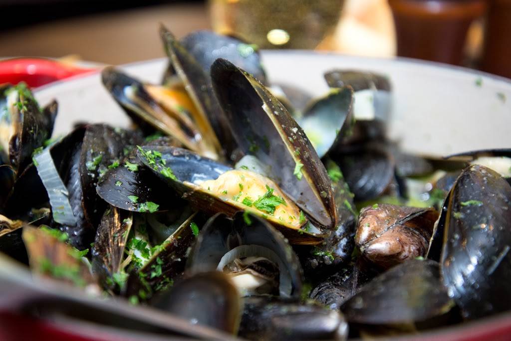 Le Bouchon Du Grove | restaurant | 3430 Main Hwy, Miami, FL 33133, USA | 3054486060 OR +1 305-448-6060