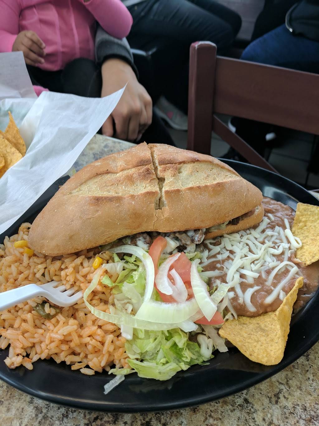 Mr Js Hot Dogs & Gyros | restaurant | 111 E Bridge St, Streator, IL 61364, USA | 8156721020 OR +1 815-672-1020