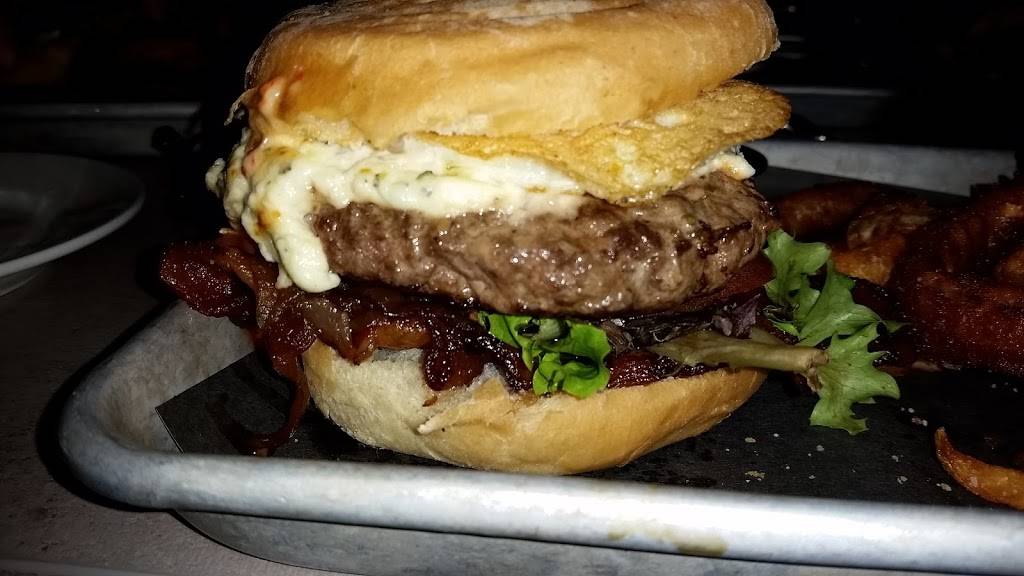 Graze Burgers | restaurant | 125 Bruce St, Sevierville, TN 37862, USA | 8653663775 OR +1 865-366-3775