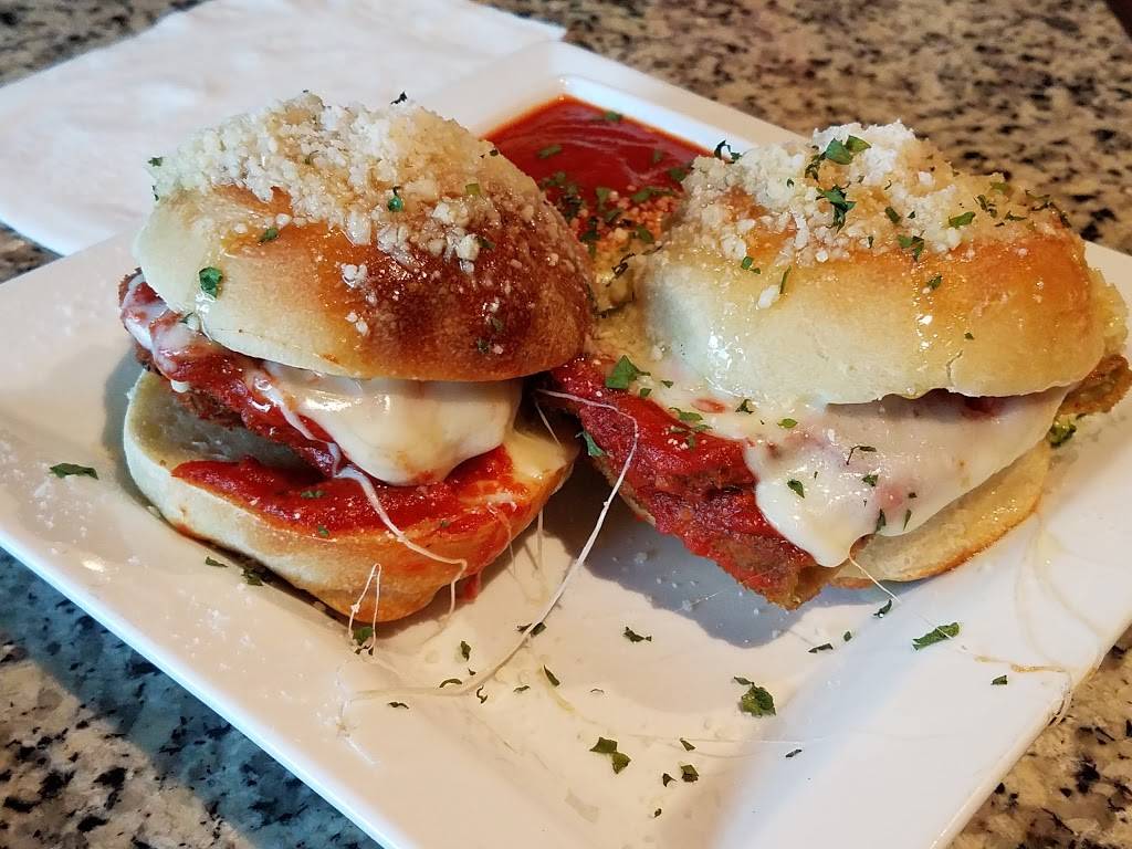 Antonellas Pizzeria | meal delivery | 360 W Fairbanks Ave, Winter Park, FL 32789, USA | 4076365333 OR +1 407-636-5333