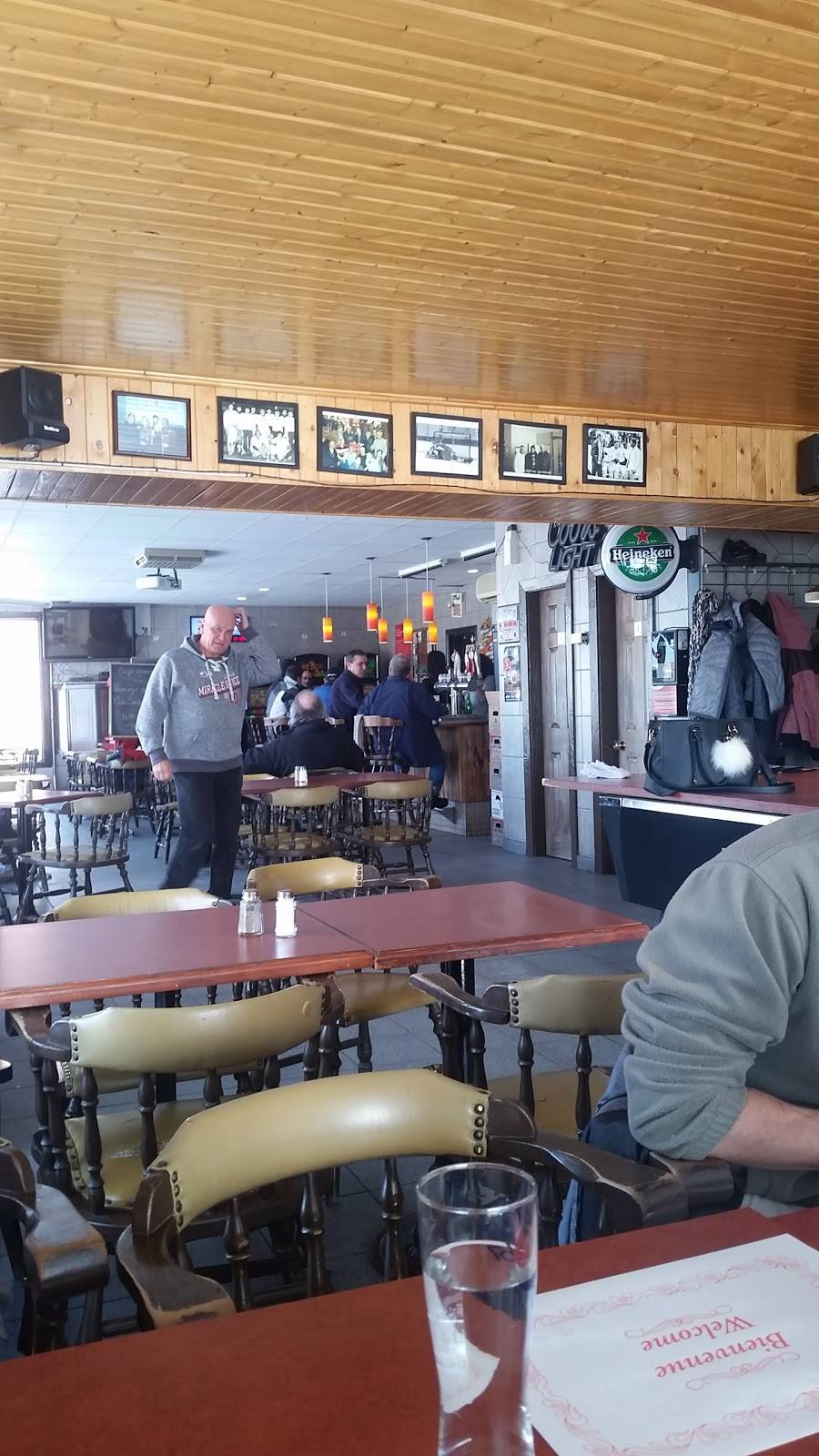 Bar Elisabeth | restaurant | 965 Boulevard Taschereau, La Prairie, QC J5R 1W7, Canada | 4506596497 OR +1 450-659-6497