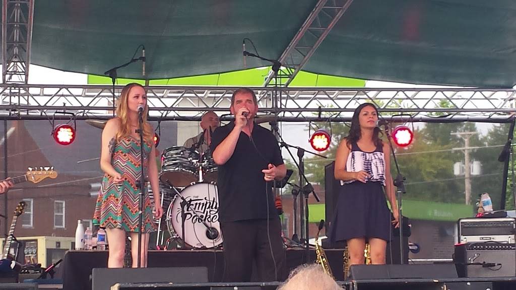 Pizza King | restaurant | 103 W Franklin St, Delphi, IN 46923, USA | 7655643202 OR +1 765-564-3202