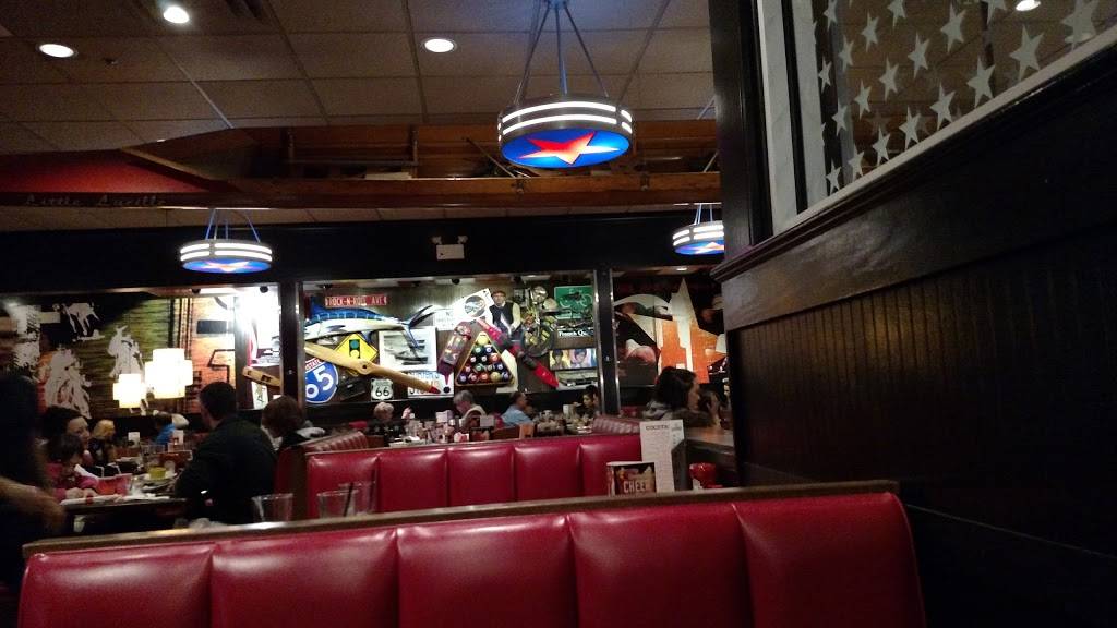 TGI Fridays | restaurant | 3340 Mall Loop Dr, Joliet, IL 60431, USA | 8152541882 OR +1 815-254-1882