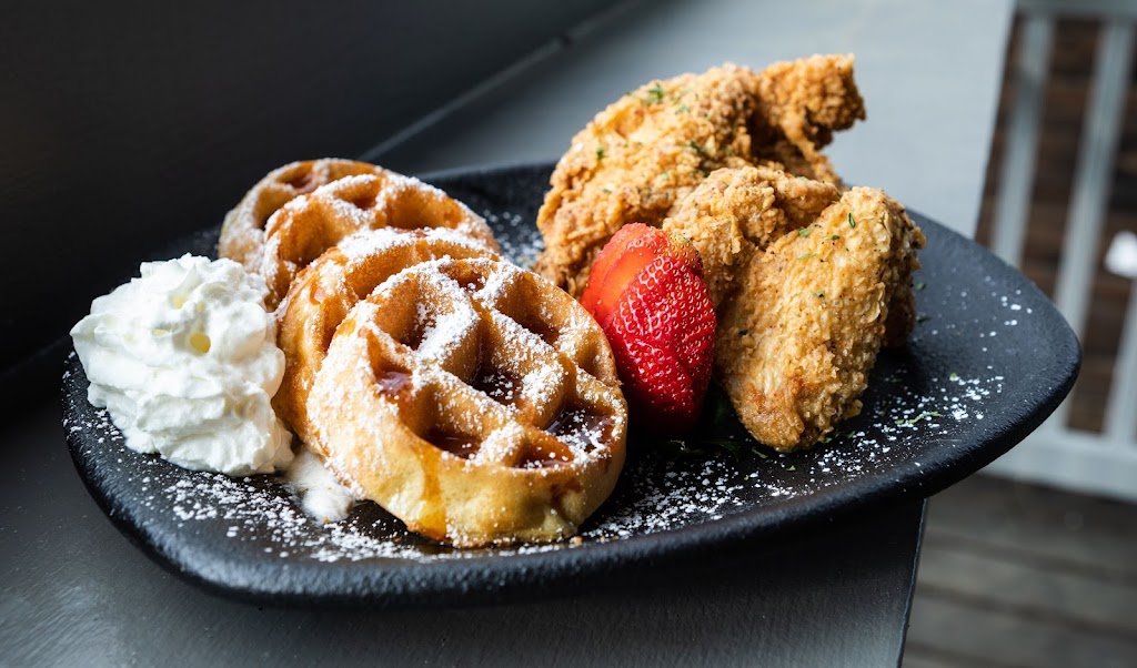 Crunchys Fish N Chicken | meal takeaway | 5800 Caniff St, Hamtramck, MI 48212, USA | 3134088640 OR +1 313-408-8640