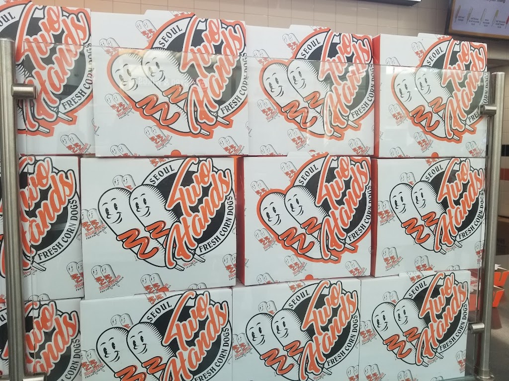 Two Hands Corn Dogs | restaurant | 3811 S Cooper St, Arlington, TX 76015, USA | 2146327669 OR +1 214-632-7669