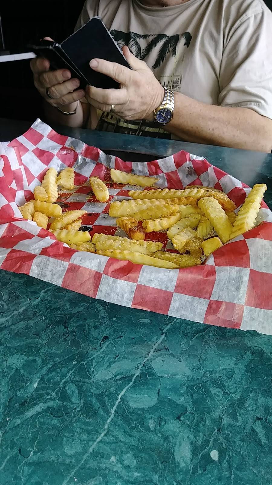 Smokin 19 | restaurant | 3080-3090 34th St N, St. Petersburg, FL 33713, USA | 7272028943 OR +1 727-202-8943