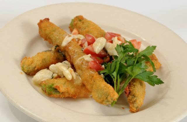 Peppers Beef & Seafood | restaurant | 3604 Fairmont Pkwy # C, Pasadena, TX 77504, USA | 2819981114 OR +1 281-998-1114