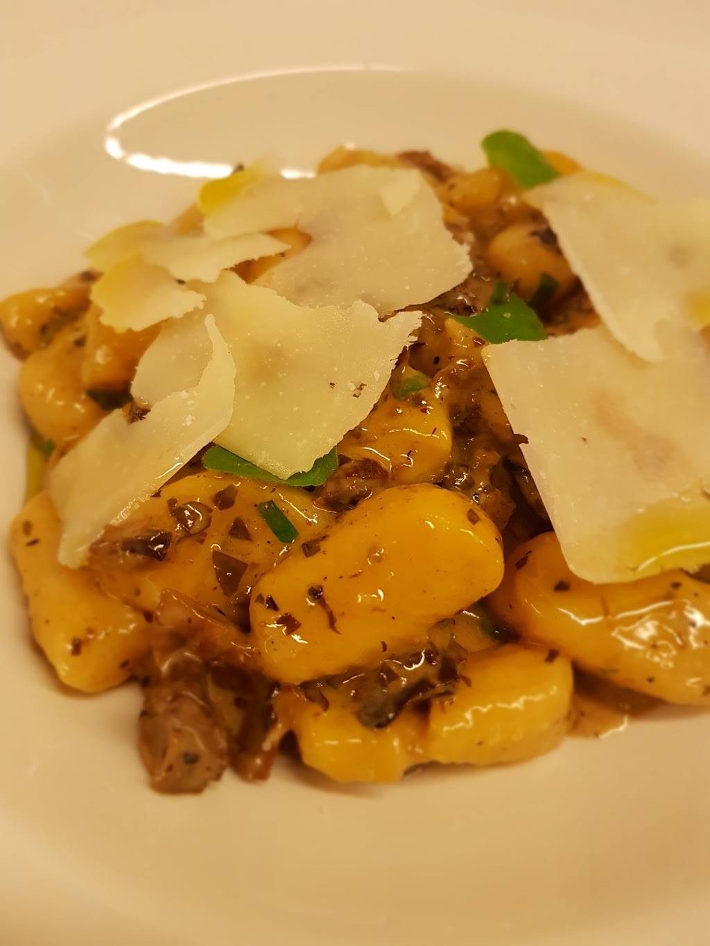 Restaurant Locanda | restaurant | 3535 Autoroute Jean-Noël-Lavoie, Laval, QC H7P 5G9, Canada | 4506812355 OR +1 450-681-2355