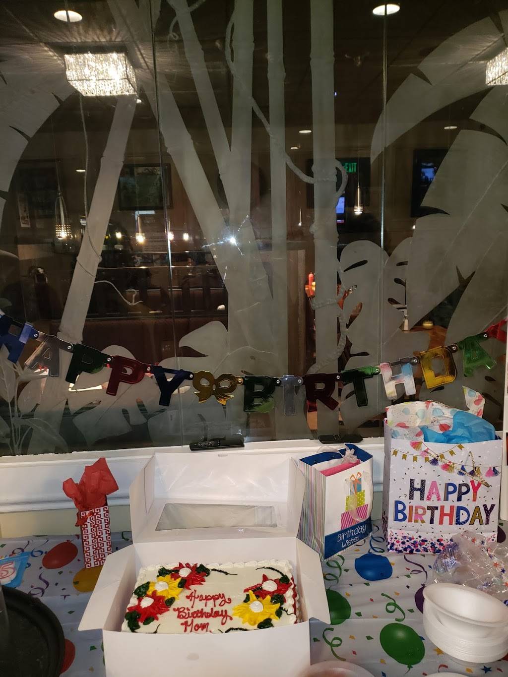 J.R. Crickets on Main St | restaurant | 3529 Main St, College Park, GA 30337, USA | 4042055174 OR +1 404-205-5174