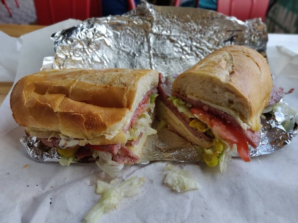 Gioias Deli | restaurant | 623 N New Ballas Rd, Creve Coeur, MO 63141, USA | 3147769410 OR +1 314-776-9410