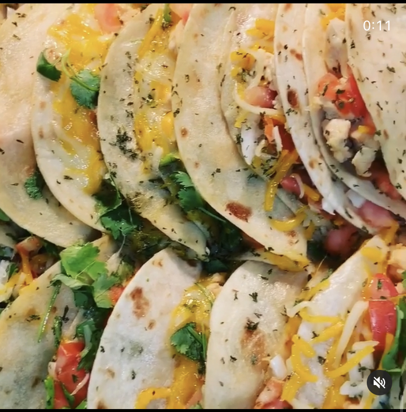 Mikkeys 47th Express | restaurant | 503 E 47th St, Chicago, IL 60653, USA | 7739524082 OR +1 773-952-4082