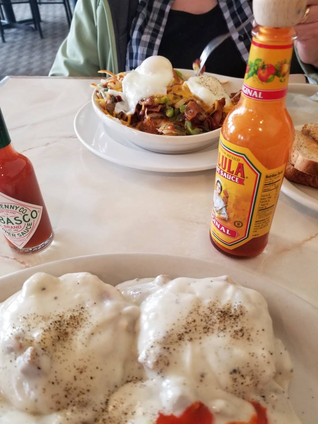 Lake Mills Family Restaurant | restaurant | 962 Mulberry St, Lake Mills, WI 53551, USA | 9206485414 OR +1 920-648-5414