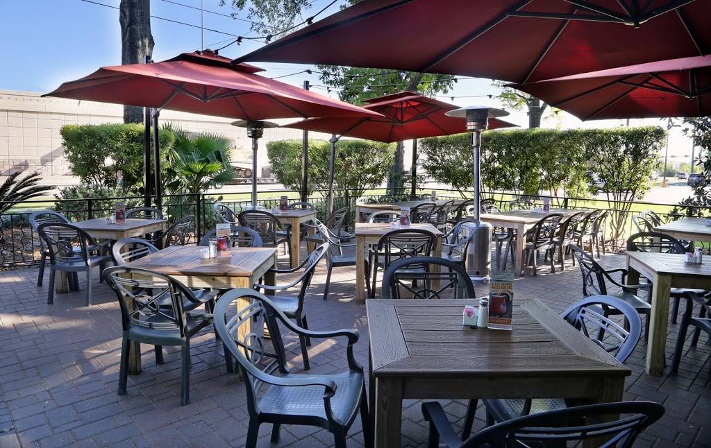 Lupe Tortilla | restaurant | 9313 Katy Fwy A, Houston, TX 77024, USA | 7134916165 OR +1 713-491-6165