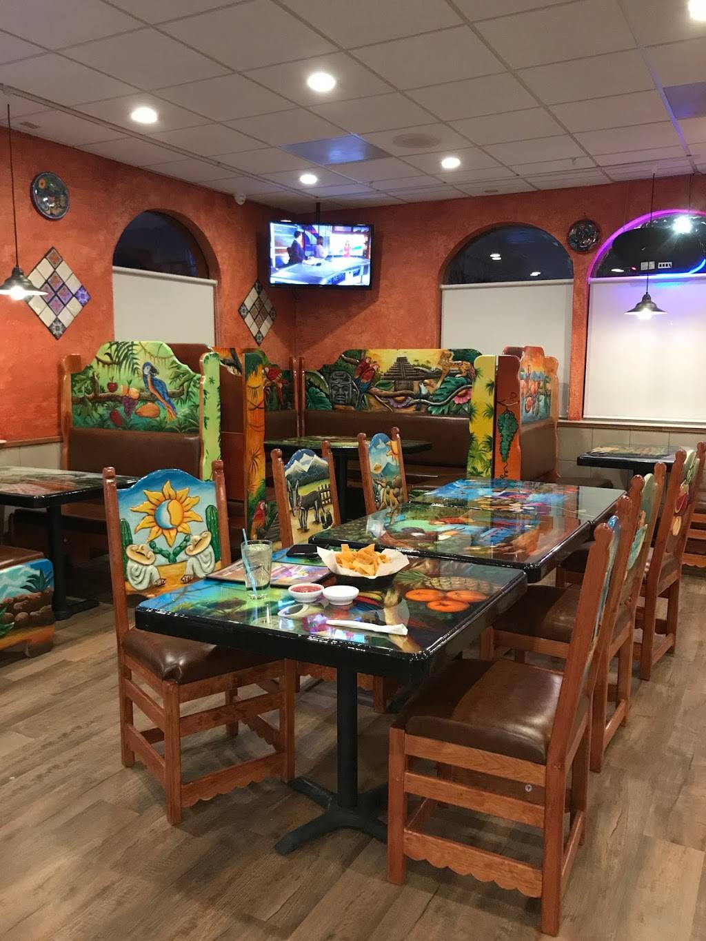 El Lorito Mexican Grill | restaurant | 502 Blake Rd N, Hopkins, MN 55343, USA | 9522174992 OR +1 952-217-4992