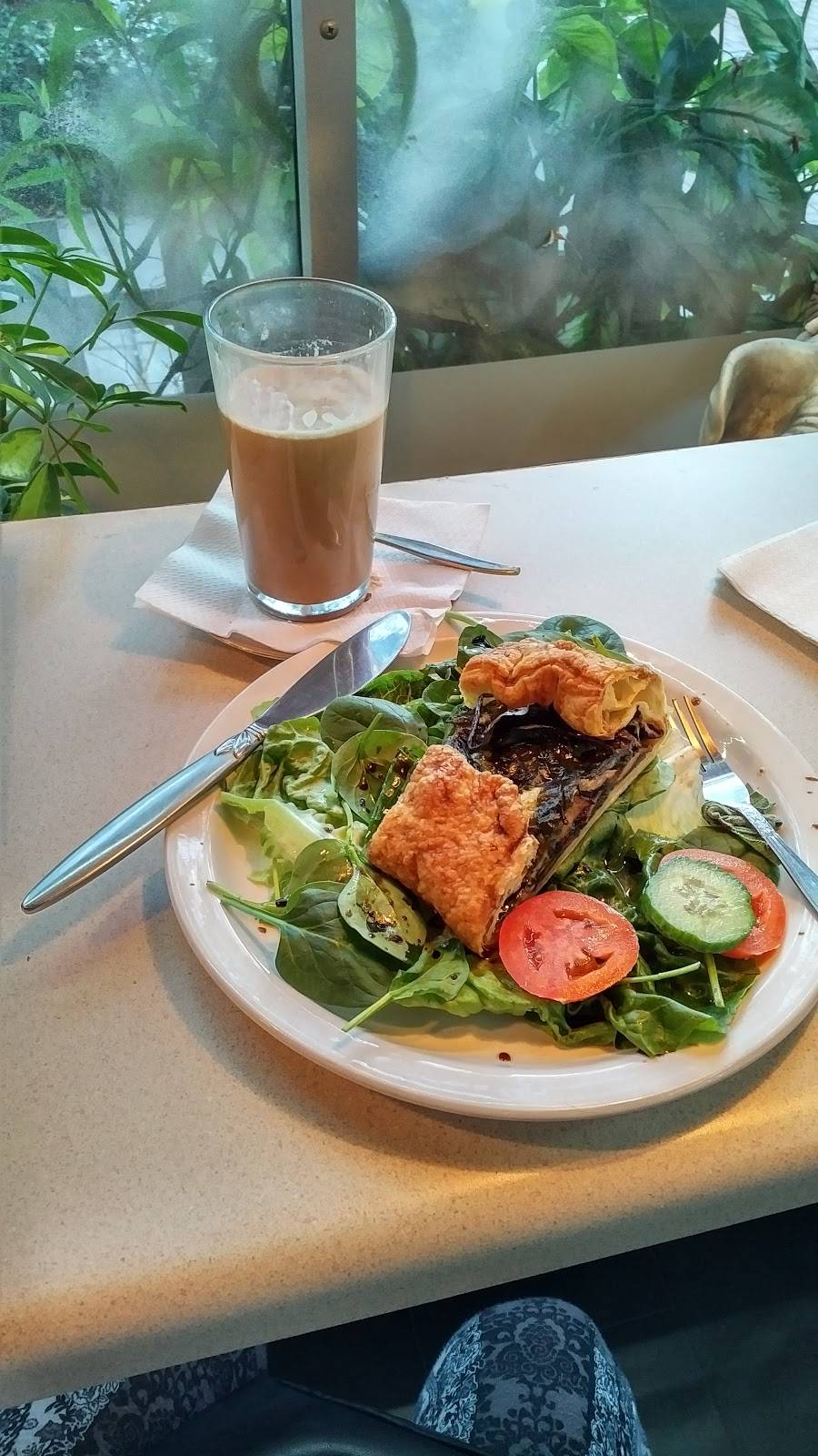 La Deja Vu Cafe - Bistro - Restaurant | cafe | 401 1st Ave N, St. Petersburg, FL 33701, USA | 7276562334 OR +1 727-656-2334