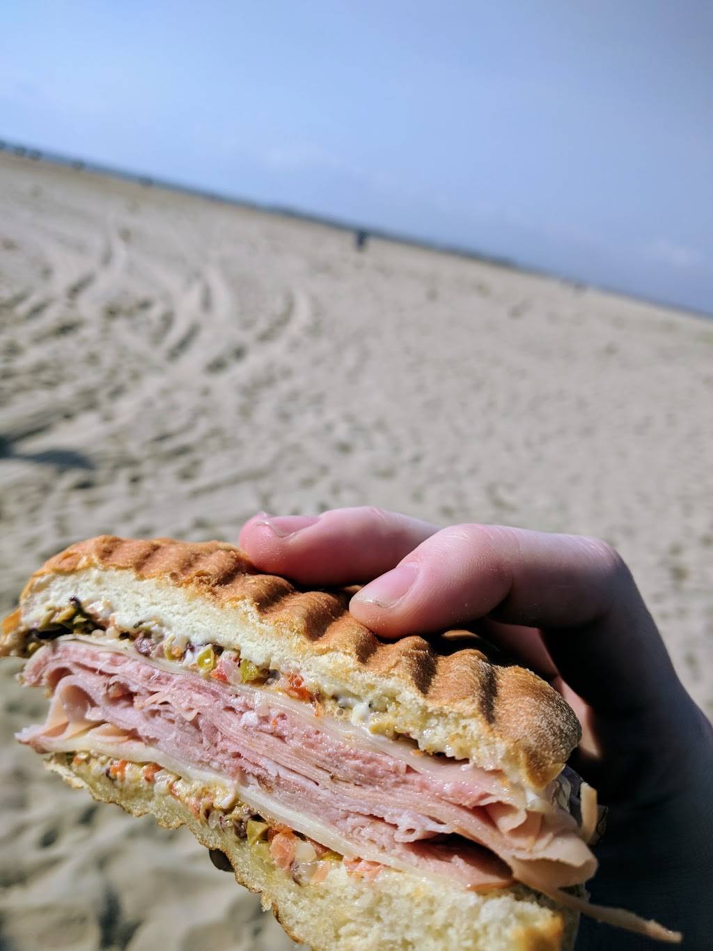 Pierside Press | restaurant | 907 Ocean Ave, Seal Beach, CA 90740, USA | 5622405546 OR +1 562-240-5546