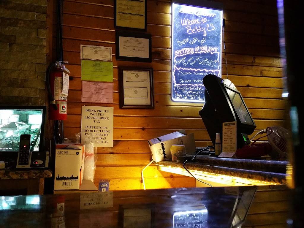 Betty Cs Bar and Grill | restaurant | 11121 Johnson Dr, Shawnee, KS 66203, USA | 9137016342 OR +1 913-701-6342