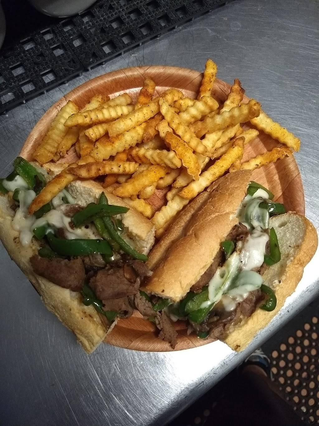 THE SPORTS SHACK BAR & GRILL | restaurant | 999 Missouri Ave N, Largo, FL 33770, USA | 7275865170 OR +1 727-586-5170