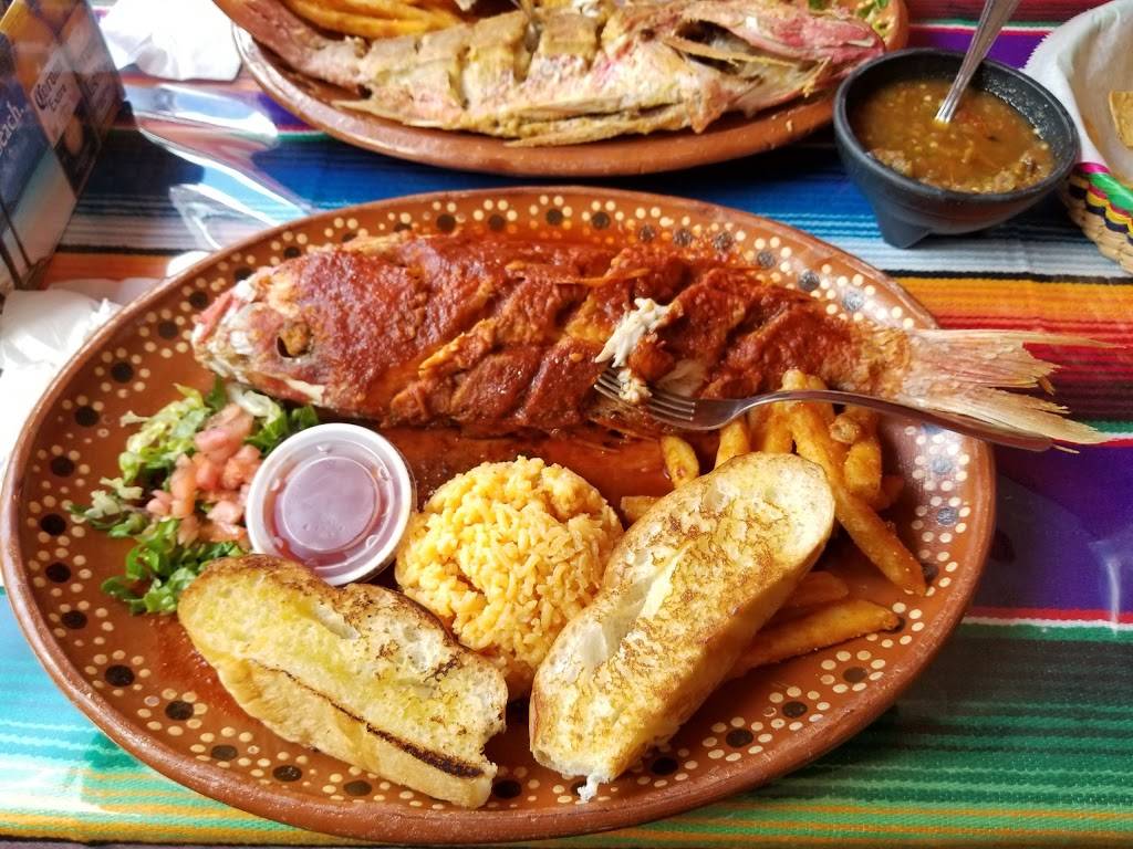 Luna Mexicana Restaurant | restaurant | 900 Collins St, Joliet, IL 60432, USA | 8154097787 OR +1 815-409-7787