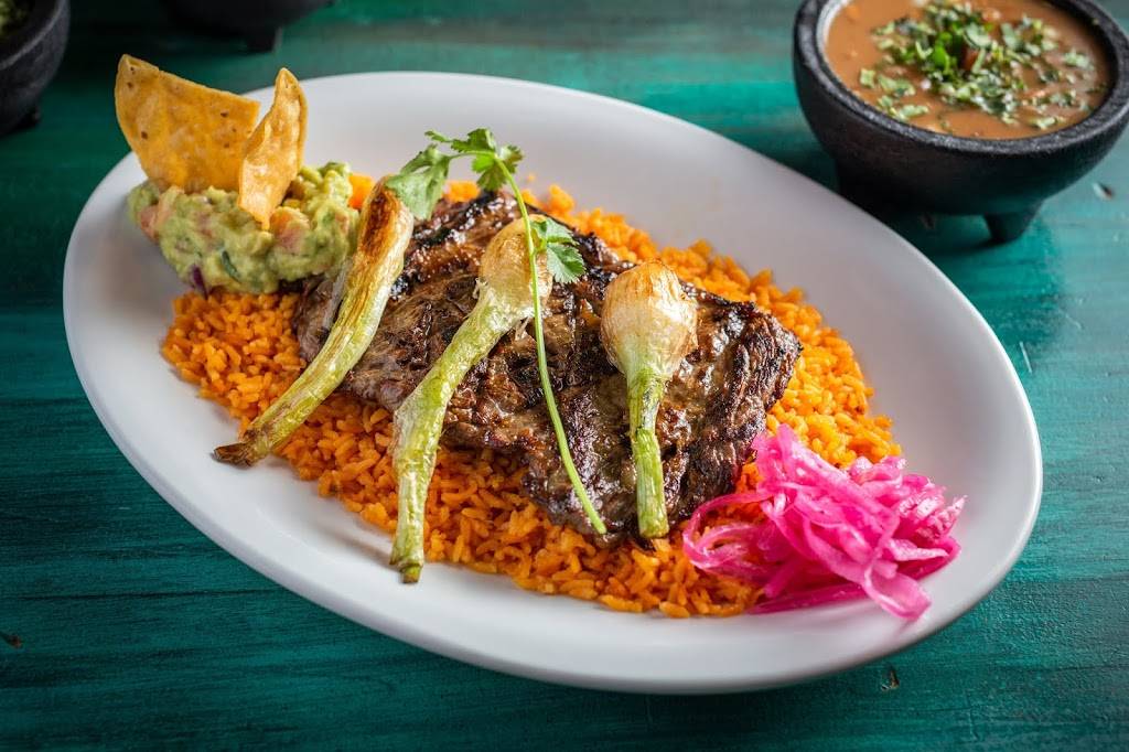 Calavera | restaurant | 1438 W Chicago Ave, Chicago, IL 60642, USA | 3122557925 OR +1 312-255-7925